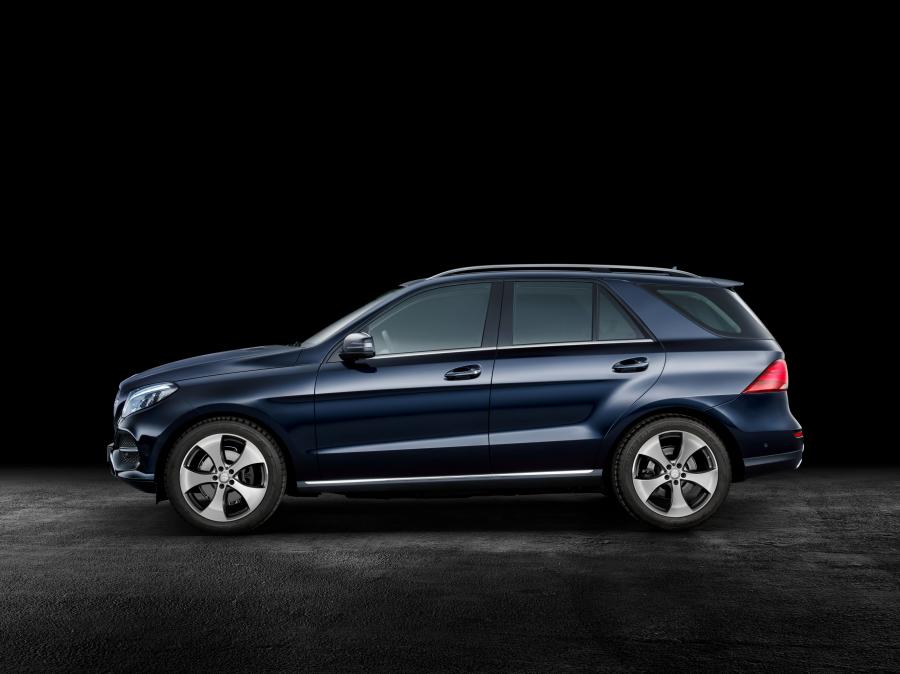  Mercedes-Benz GLE250d 4Matic 2015 года  (фото 14 из 34)